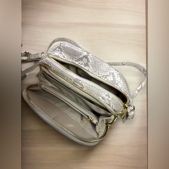 JAPAN Legato Largo Faux PU Leather Snake Python Gray Shoulder CrossBody Bag NWT - Picture 3 of 5